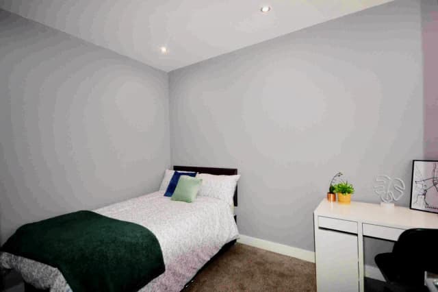 58 Egerton road, L15 image