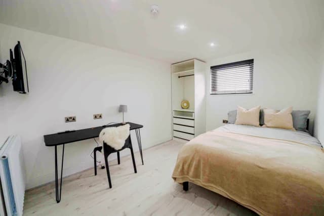 113 Cranborne Road, L15 image 2