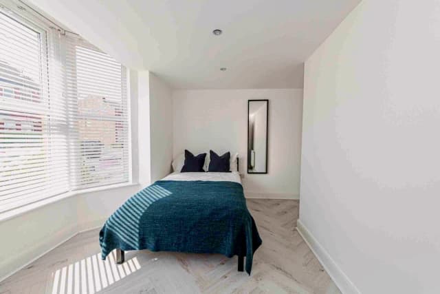 39 Salisbury Road, L15 image