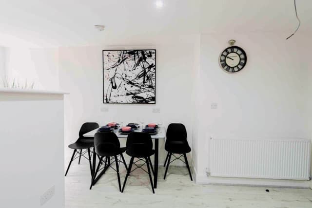 104 Cranborne Road, L15 image