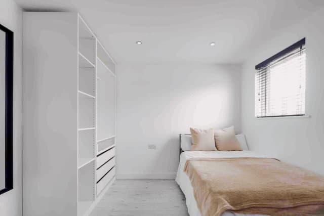40 Cranborne Road, L15 image
