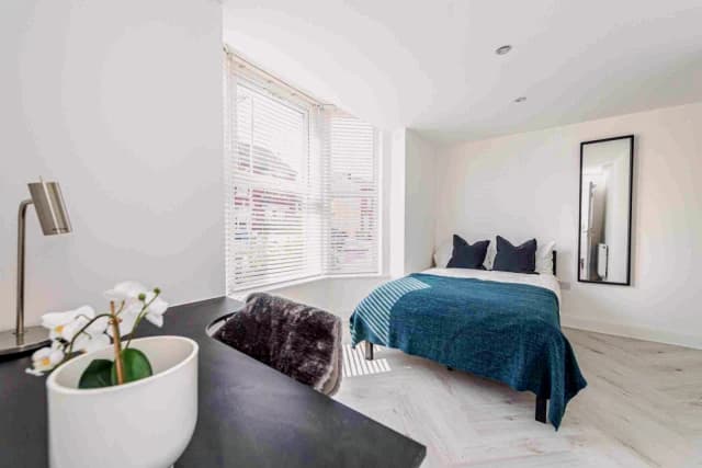39 Salisbury Road, L15 image