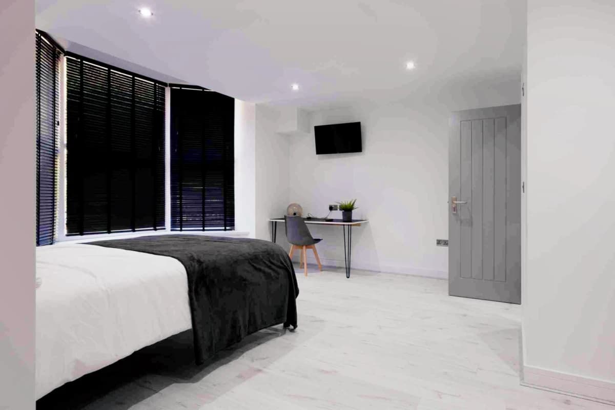 135 Monks Road image
