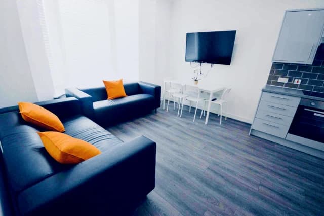 58 Egerton road, L15