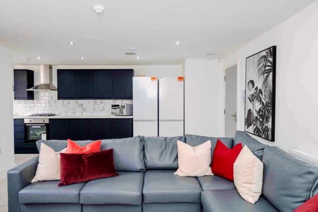 39 Salisbury Road, L15 image 2
