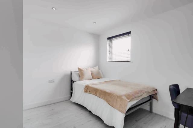 40 Cranborne Road, L15 image