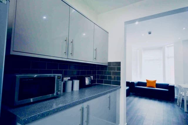 58 Egerton road, L15 image 3