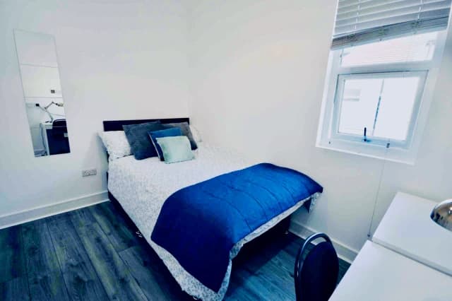 34 Granville Road, L15 image 4