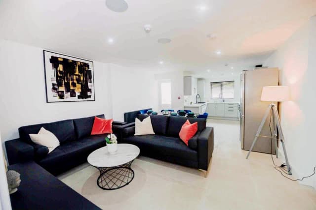 113 Cranborne Road, L15 image