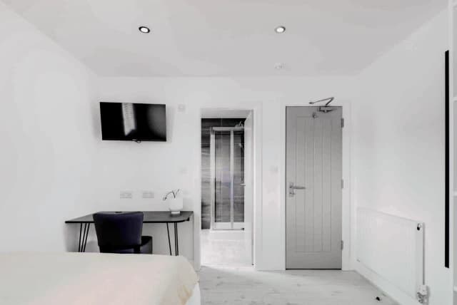 40 Cranborne Road, L15 image
