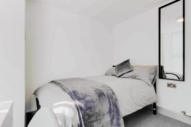 29 Grosvenor Road, L15 image