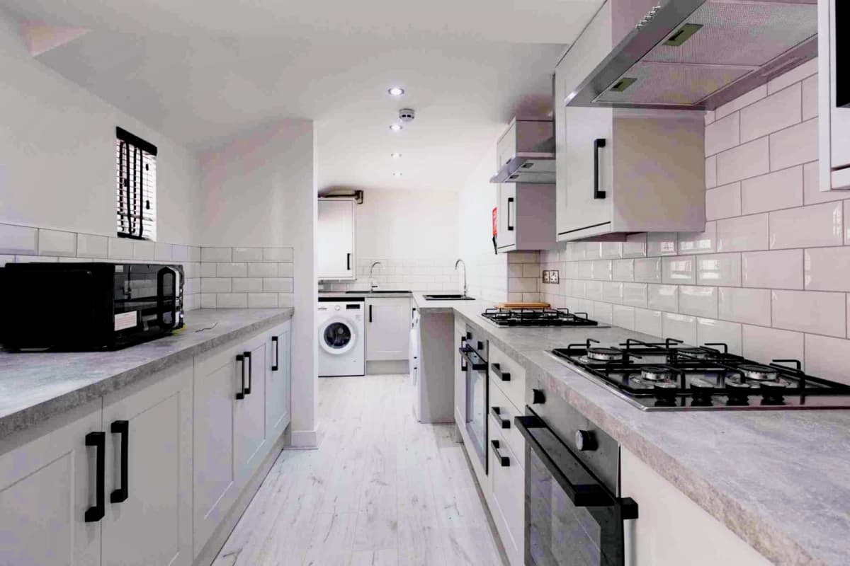 7 Milman Road, LN2