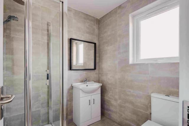 142 Alderson Road, L15 image