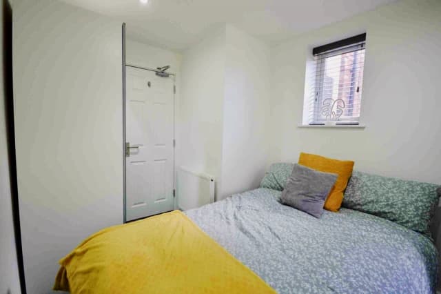 114 Cranborne Road, L15 image