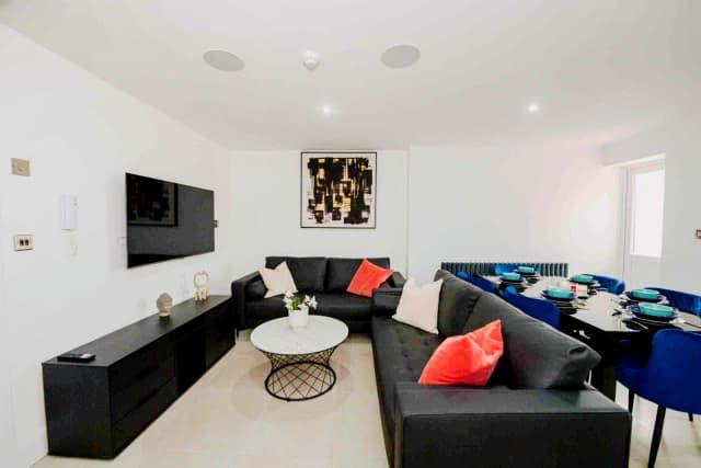 113 Cranborne Road, L15 image