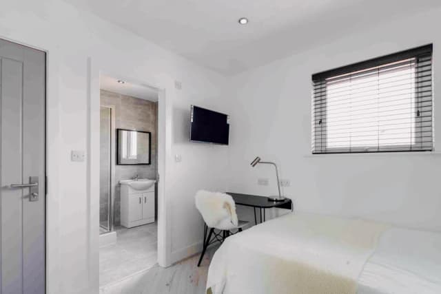 142 Alderson Road, L15 image