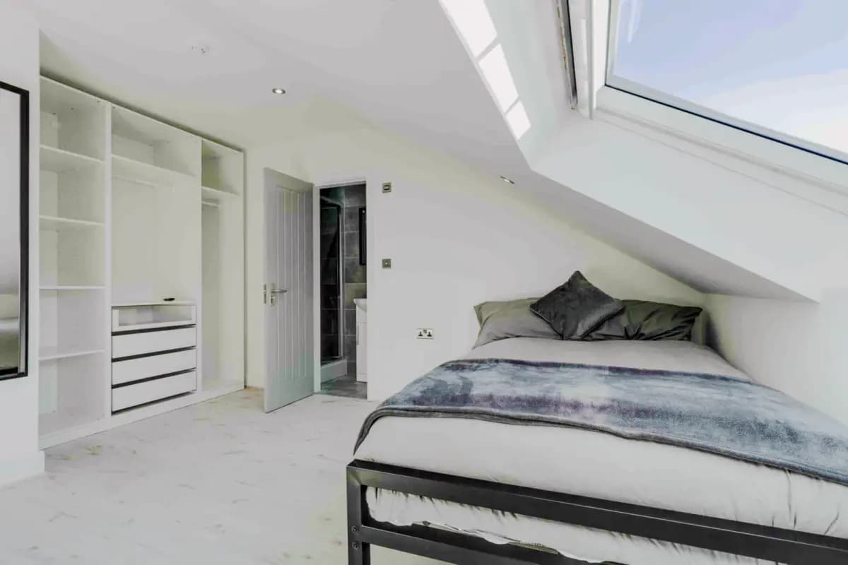 70 Blantyre Road, L15