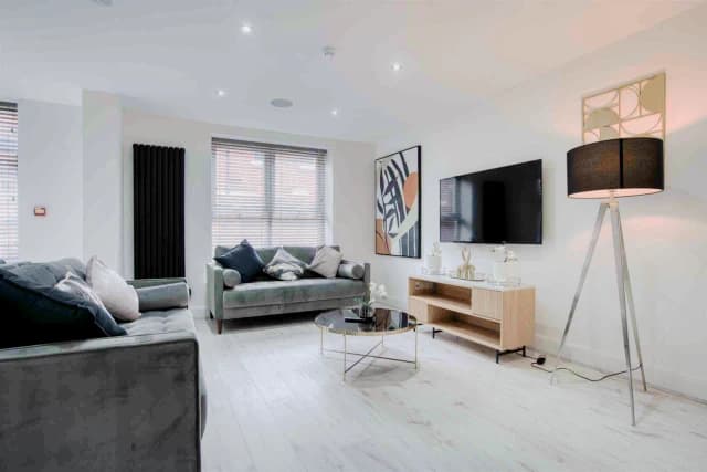 95 Salisbury road, L15 image 2