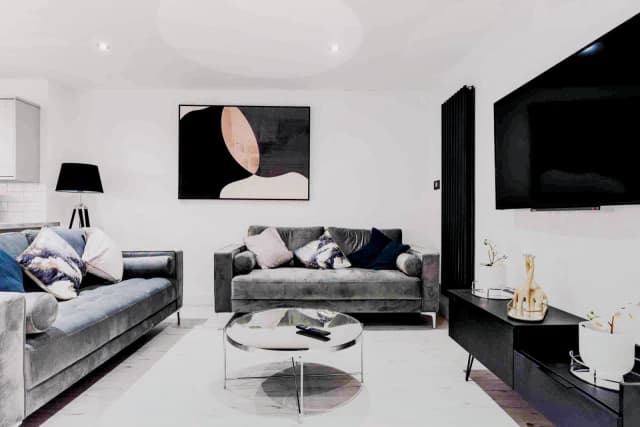 70 Blantyre Road, L15 image 3