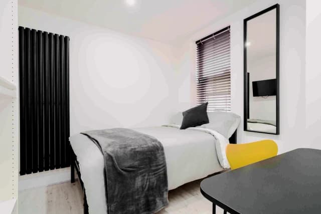 103 Adelaide road, L7 image