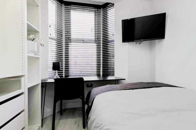 119 Strathcona Avenue, L15 image 5