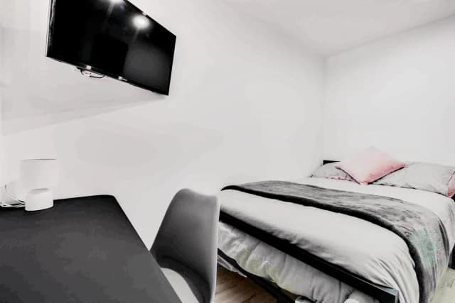 76 Halsbury road, L6 image