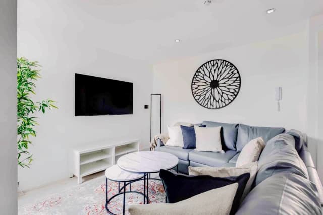 79 Cotswold Street L7 image 3