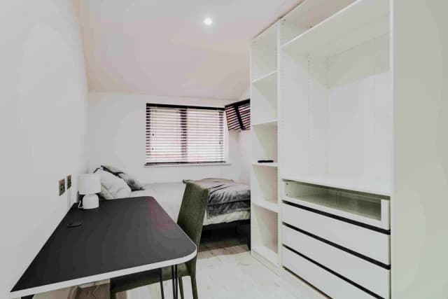 102 Needham Road, L7 image