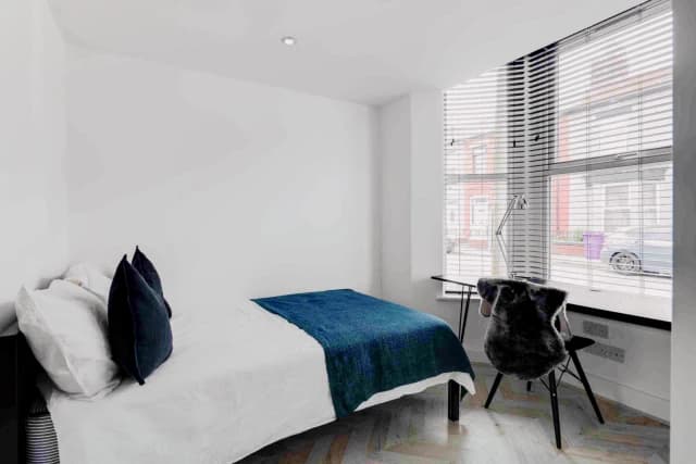 130 Cranborne Road image 3