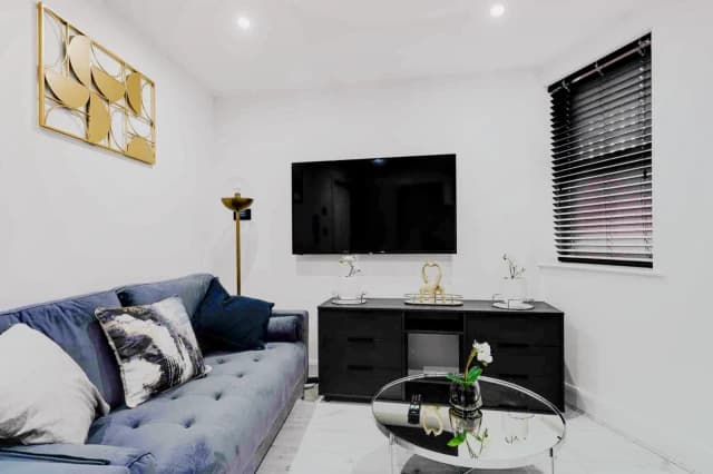 80 Cotswold Street, L7 image 2