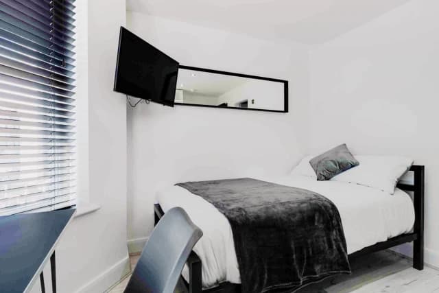 162 Alderson road, L15 image
