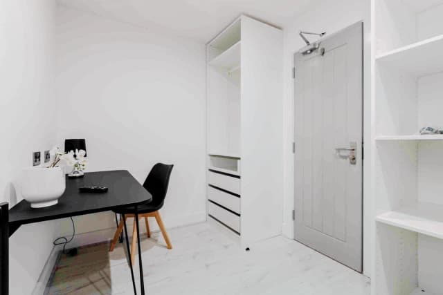 90 Picton Road image