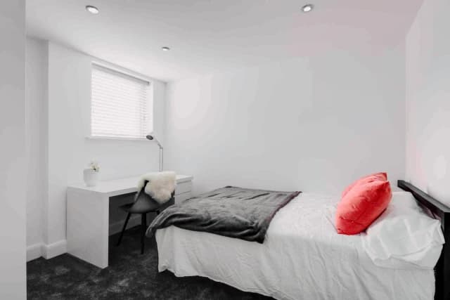 79 Cotswold Street L7 image