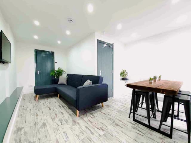 The loft – 165 Smithdown road, L15 image 2