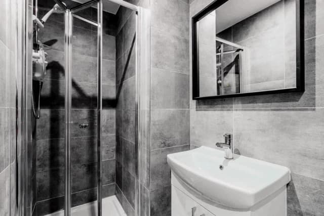 27 Needham Road, L7 image