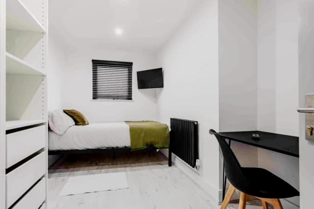 90 Picton Road image