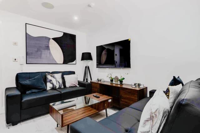 54 Albert Edward road, L7 image 2