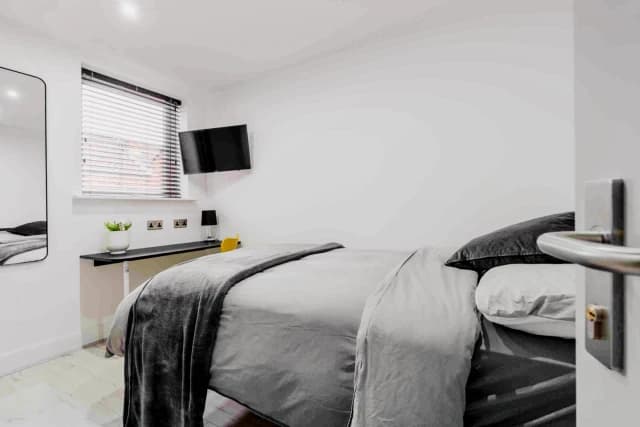 56 Hannan, L6 image 5