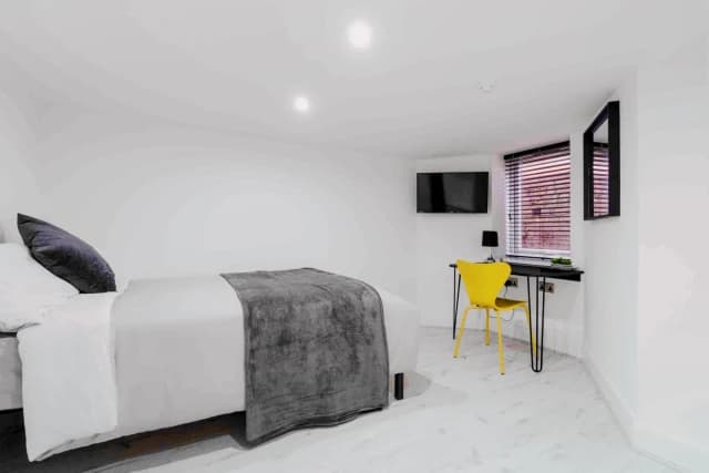 103 Adelaide road, L7 image
