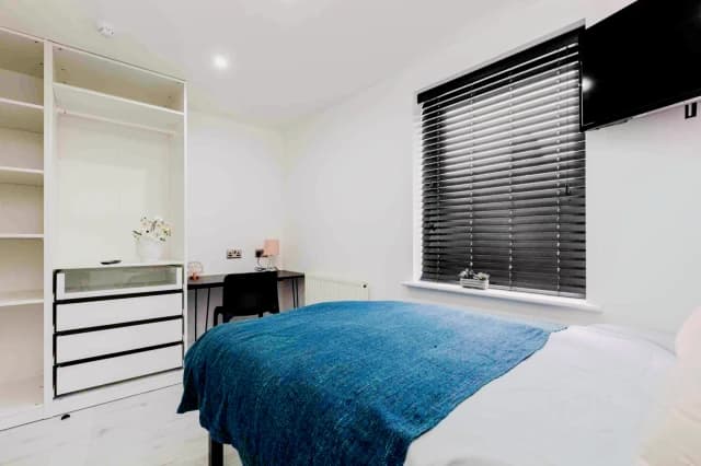 119 Strathcona Avenue, L15 image