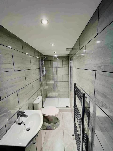 70 Thornycroft, L15 image 3