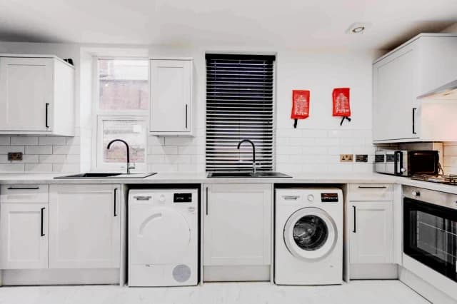 36 Borrowdale road, L15 image 3