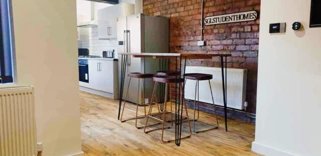 5 Tabley road, L15