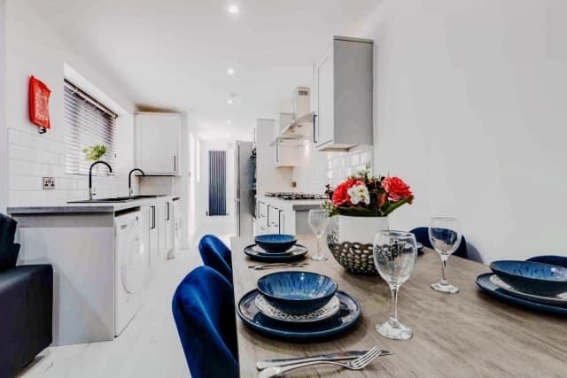54 Albert Edward road, L7 image 3