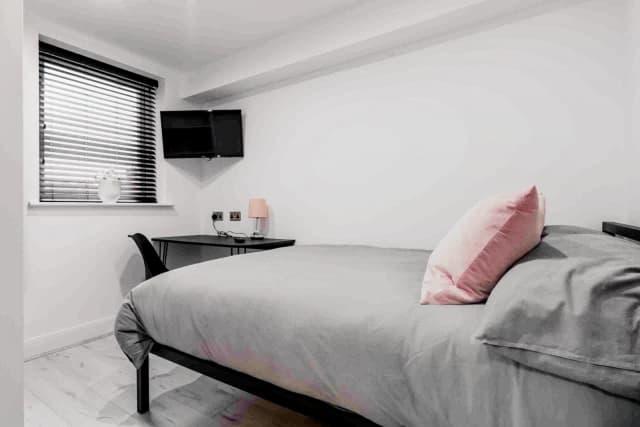 90 Picton Road image