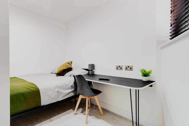80 Cotswold Street, L7 image
