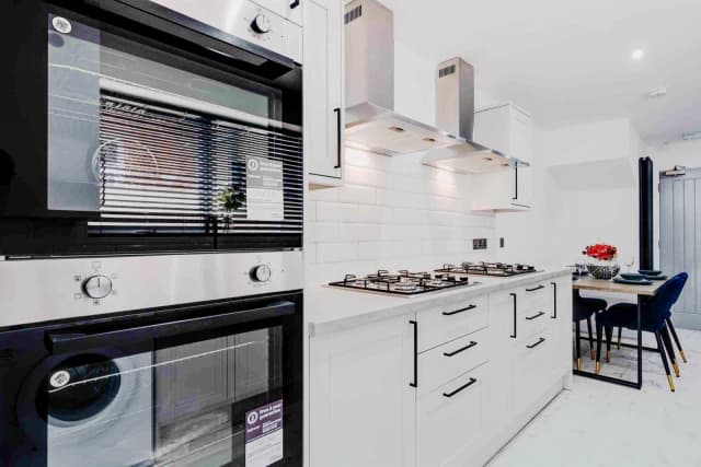 54 Albert Edward road, L7 image 4