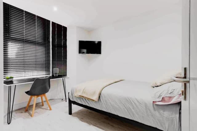 80 Cotswold Street, L7 image