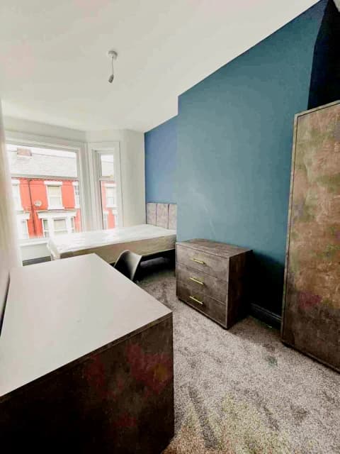 70 Thornycroft, L15 image