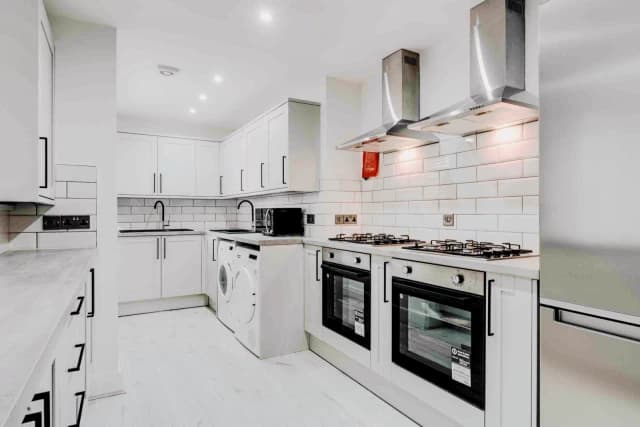 29 Malvern Road, L6 image 3